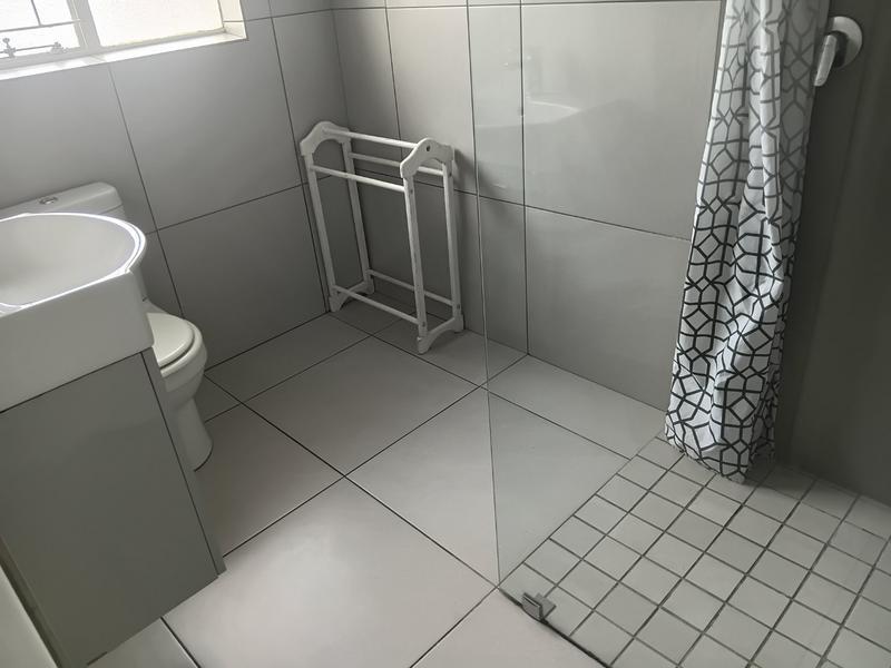 To Let 2 Bedroom Property for Rent in Somerset West Western Cape